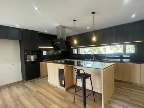 Casa en Venta de 5 dormitorios