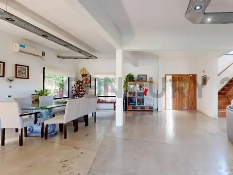 Casa 7 ambientes con 3 baños