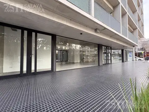 Local en Alquiler en Olivos Vias/Rio, USD 8.000