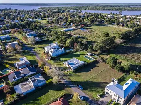 VENTA LOTE CAMPOS DE ESTHER BARRIO CERRADO 670 m2 - PUEBLO ESTHER