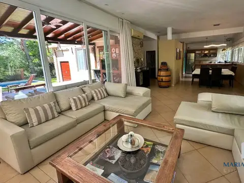 Casa en Venta en Carilo, USD 490.000