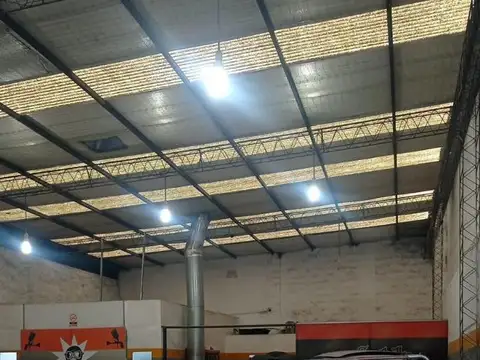 Depósito en venta - 200Mts2 - La Plata