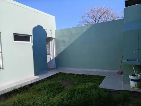 Casa a estrenar 3 ambientes con patio