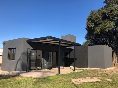 ¡Venta! Casa en Housing - 2 dormitorios -  Unquillo ¡Apto Crédito!