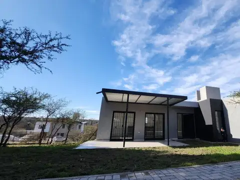 Casa en Venta en Unquillo, USD 68.000