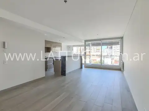 DEPARTAMENTO EN ALQUILER DE 2 DORMITORIOS CON 2 COCHERAS - ZONA RÍO