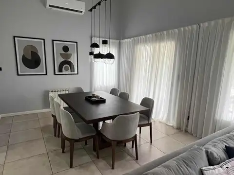 Juana De Arco 6700, Santa Juana