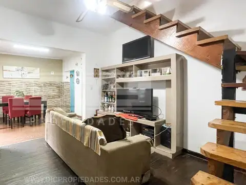 Depto Tipo Casa en Venta con 1 cocheras