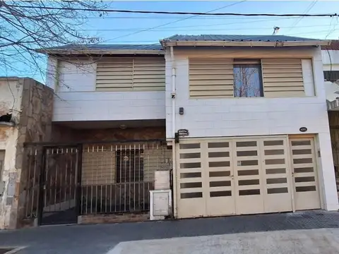 Casa en VENTA DE 3 DORMITORIOS, PLANTA ALTA, en Zona Sur de Rosario