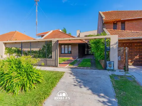 Chalet en el tradicional barrio Parque Luro.