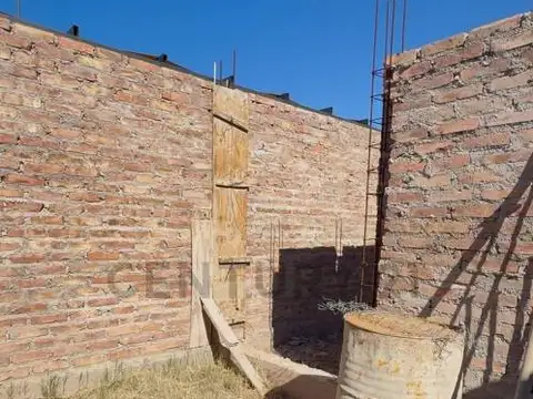 ADRIANO GOMEZ , Piso 0
