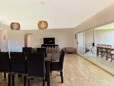 Casa 4 ambientes con 3 baños