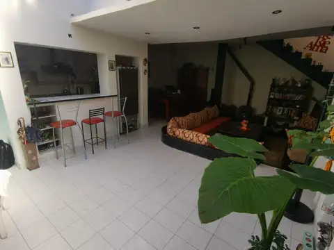 Depto Tipo Casa en Venta de 4 ambientes
