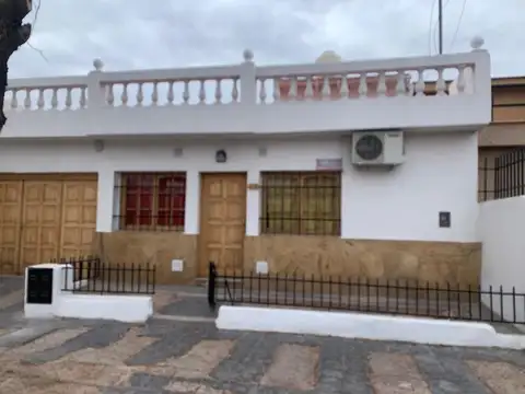 SE VENDE RENOVADA CASA EN B LA FLORESTA  GLLEM MZA