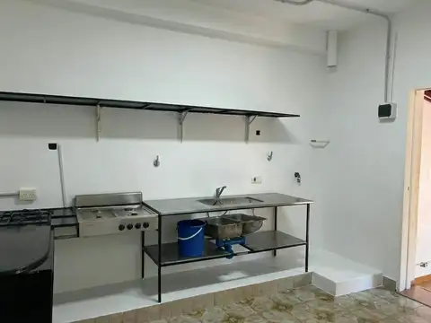 Casa 6 ambientes con 1 baño