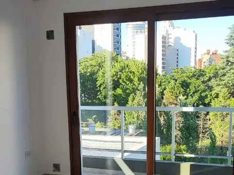 17 e/ Av. 44 y 45 600, Piso 5
