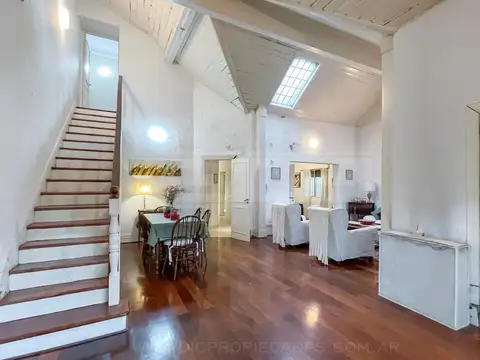 Casa 7 ambientes con 5 baños