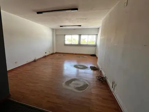 Av. Ing. Agustín Rocca 100, Piso 4