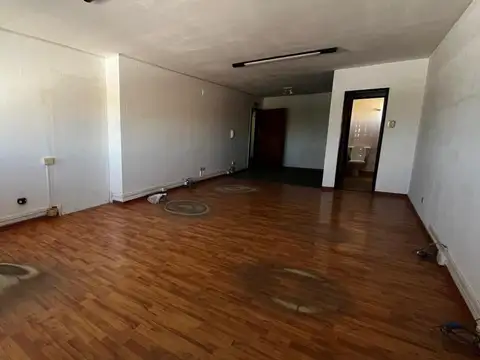 Oficina en Alquiler en Campana, $ 550.000