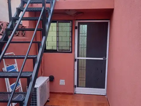 Departamento en PH Interno por pasillo. Buena ubicación.
