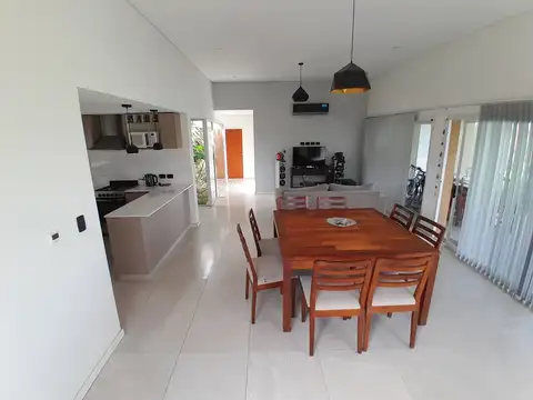 Casa en Venta en Santa Clara Al Sur, USD 195.000