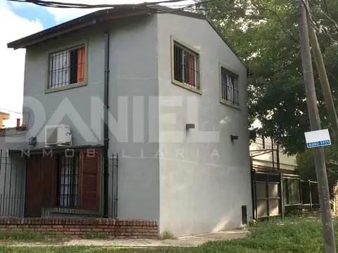 CHALET 2 PLANTAS EN PH 5 AMB.