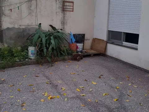 ALQUILER DEPTO. TIPO CASA AL FRENTE 5 AMB. EN AV. HIPÓLITO YRIGOYEN AL 1900, AVELLANEDA