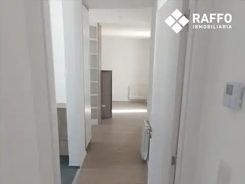 Casa 8 ambientes con 4 baños