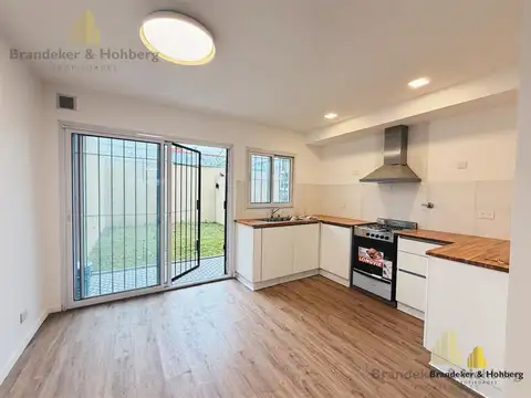 Tríplex 4 Ambientes a Estrenar con Jardín, Suite y Playroom - Munro. Apto credito.