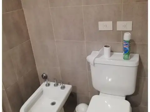 Excelente monoambiente - full amenities - frente al hospital italiano