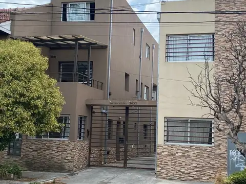 Depto Tipo Casa 2 ambientes con 1 baño