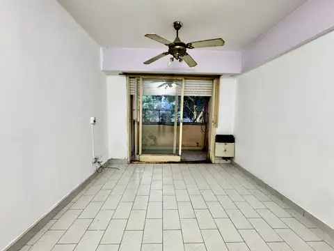 DEPTO 2 AMB EN VENTA BALVANERA PATIO Y BALCON