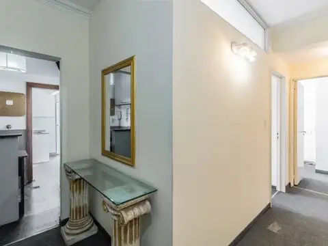 DEPARTAMENTO DE 3 AMBIENTES OPORTUNIDAD FRENTE A PLAZA FLORES - 41 M² A REFACCIONAR