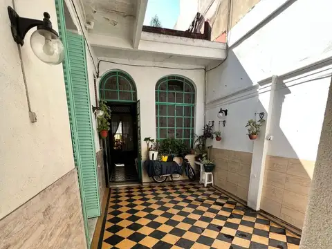 Venta casa 5 ambientes con Local comercial