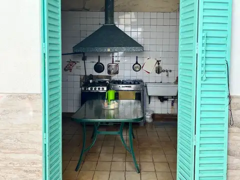 Casa 5 ambientes con 2 baños