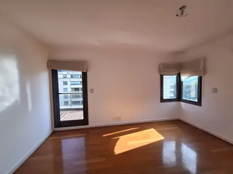 Departamento en Venta con 2 cocheras