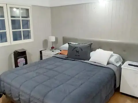 Casa 8 ambientes con 4 baños