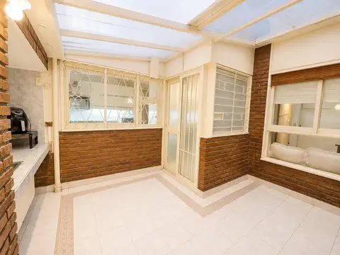VENTA DEPARTAMENTO 4 AMBIENTES CON DEPENDENCIA Y COCHERA -  PALERMO | BALCÓN