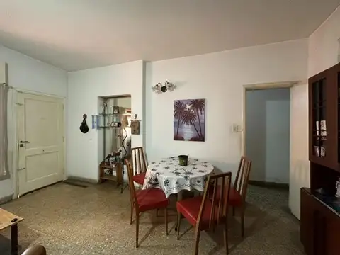 Casa en Alquiler con 2 cocheras