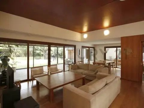 Casa en Alquiler en Manuel B Gonnet, USD 2.300