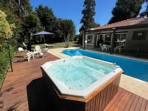 Casa en venta en Larena Country Club Pilar Pileta