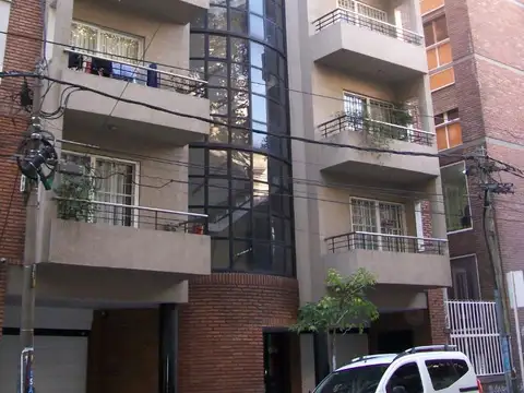 Buen Viaje 1000, Piso 1