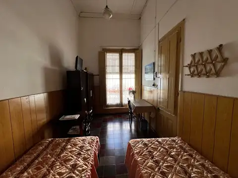 Casa 6 ambientes con 2 baños