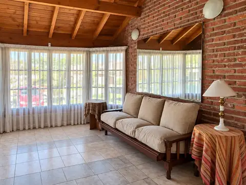 Casa en Alquiler en Caisamar, USD 2.500