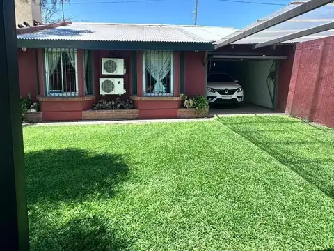 CASA 3 DORMI CON PILETA Y QUINCHO