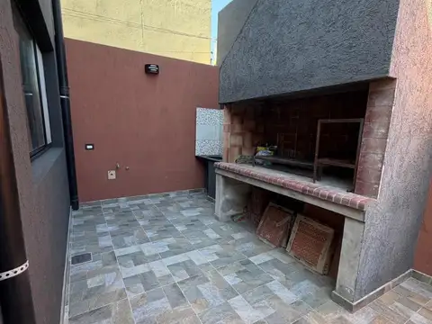 Depto Tipo Casa 3 ambientes con 2 baños