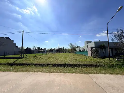 Terreno en venta en Barrio Alamos del Aeroclub