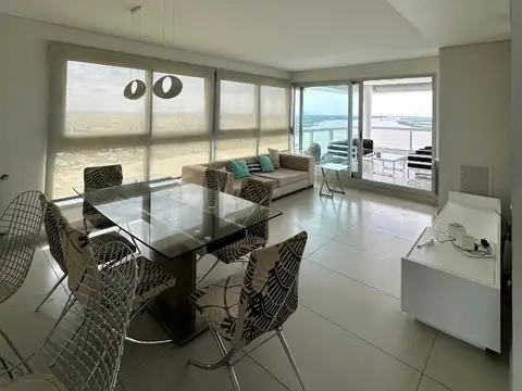 Departamento en Venta con 3 cocheras