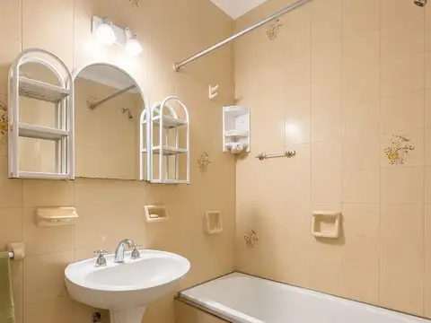 Casa 4 ambientes con 1 baño