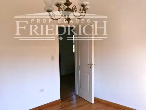 Casa 5 ambientes con 3 baños